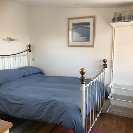 Flat Rocks, With Parking, 100M From Beach Apartment Perranporth Ngoại thất bức ảnh